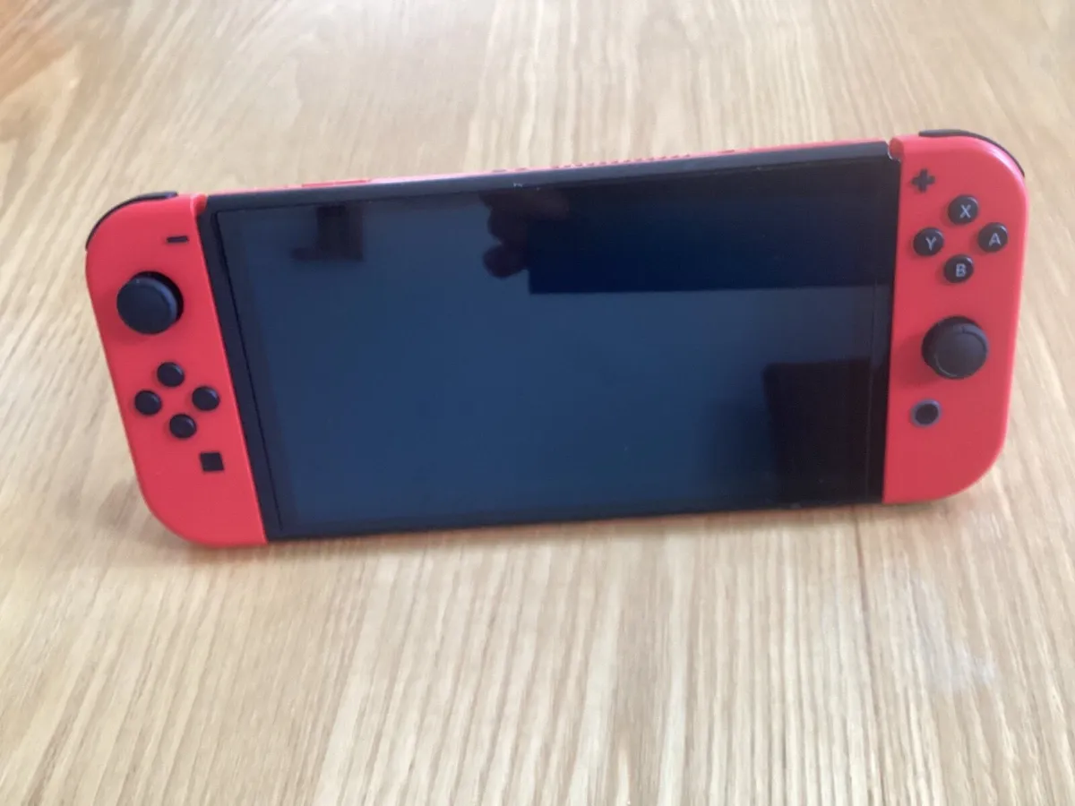 Switch - Mario Edition - Red - Image 1
