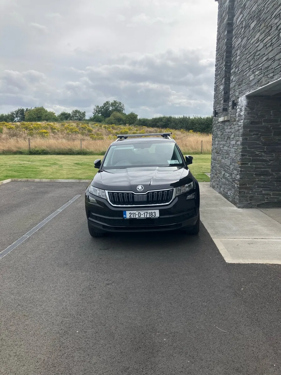 7 Seater Car - Image 1