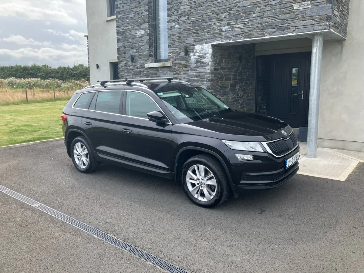 7 Seater Car - Image 2