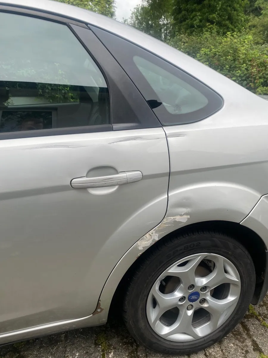 Ford Focus 2011 - Image 3