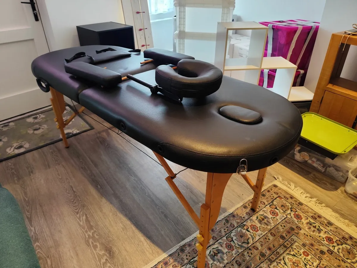 Massage table - Image 1