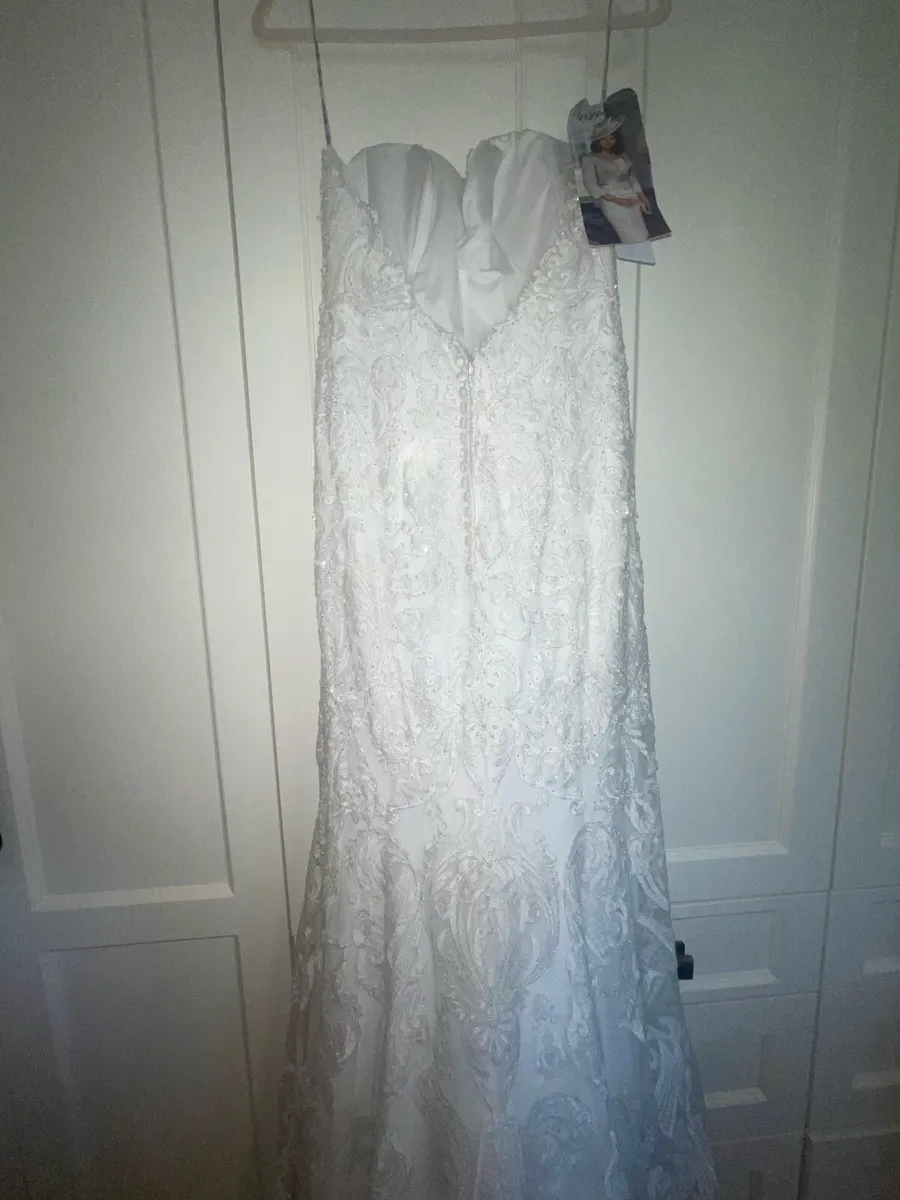 Wedding dress size 14 new - Image 2