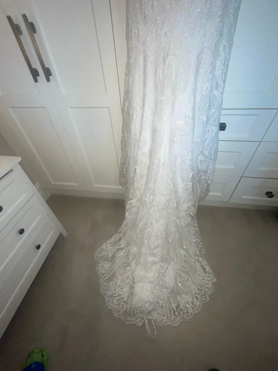 Wedding dress size 14 new - Image 4