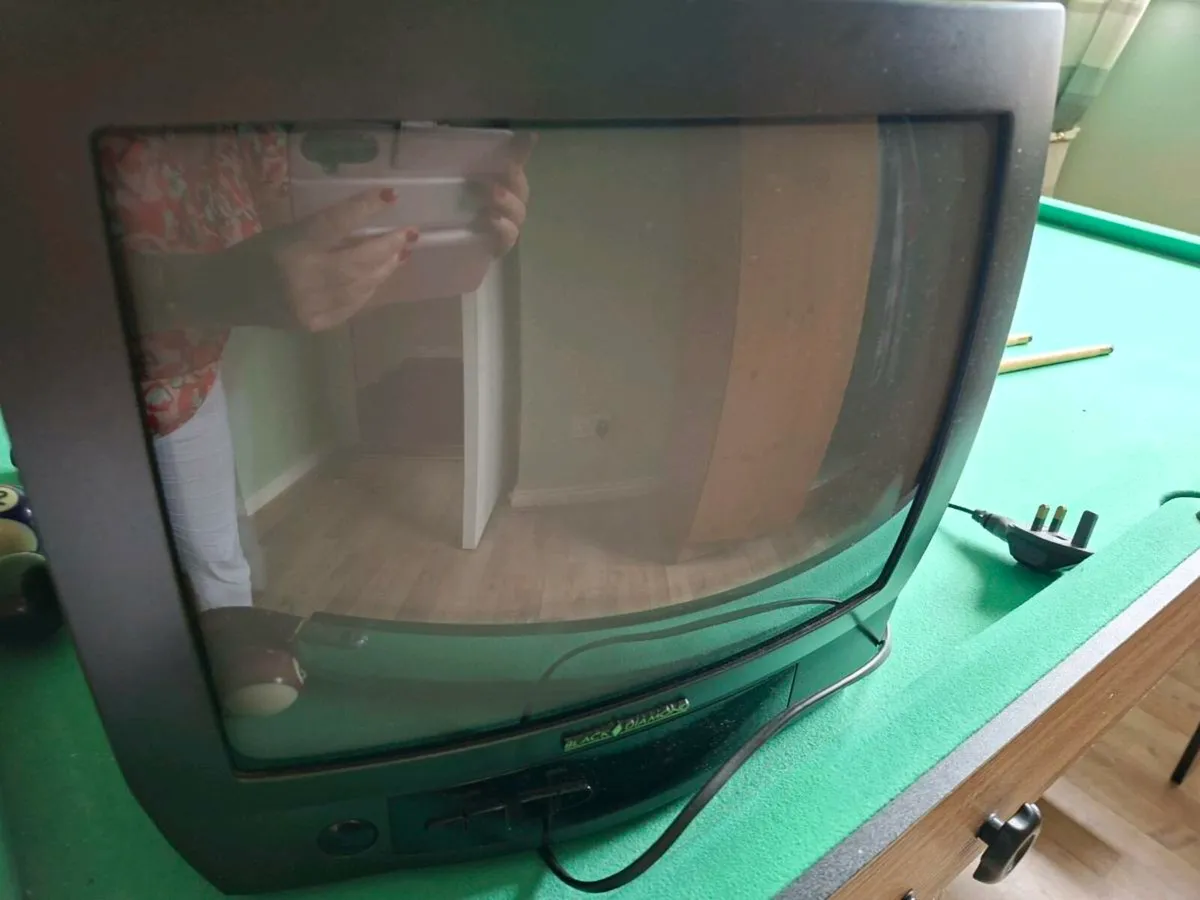 Old. TV - Image 1
