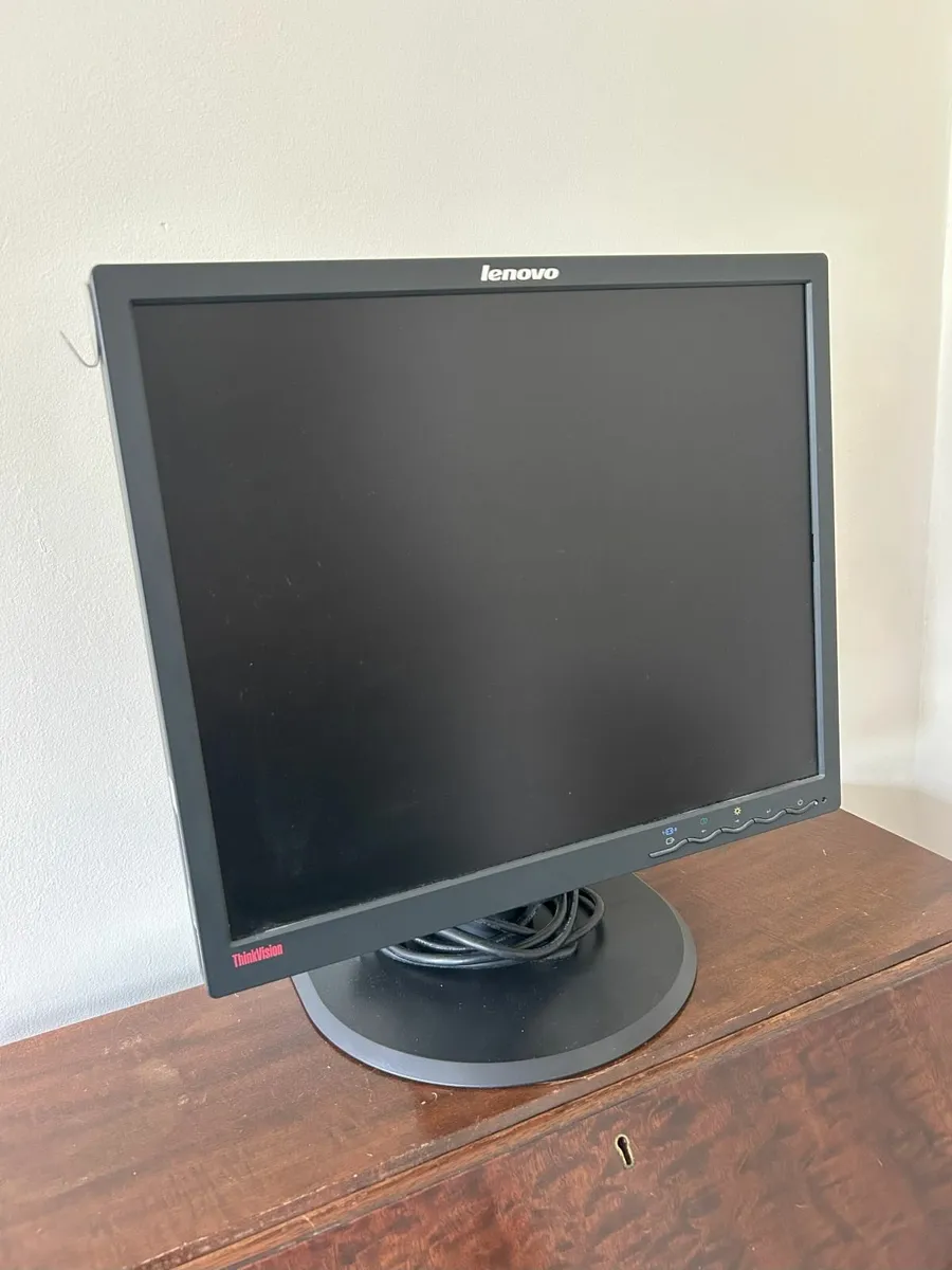 Lenovo 19" ThinkVision Monitor - Image 1