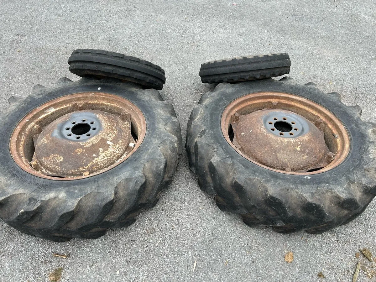 MF 135 rims and tyres Massey Ferguson - Image 2