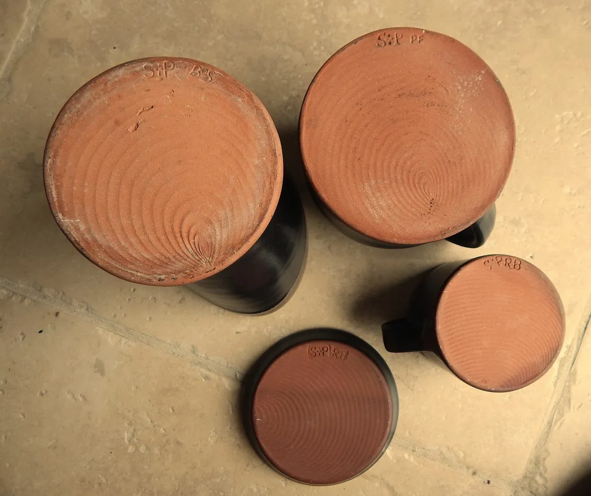 Selection of 7 Stephen Pearce Pottery Pieces - Image 4