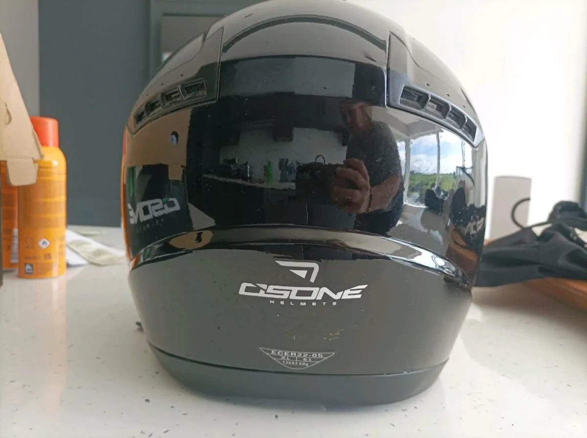 Mortorbike helmet - Image 3