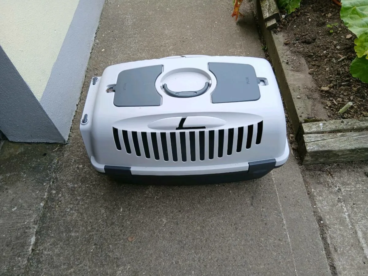 Dog cage - Image 1