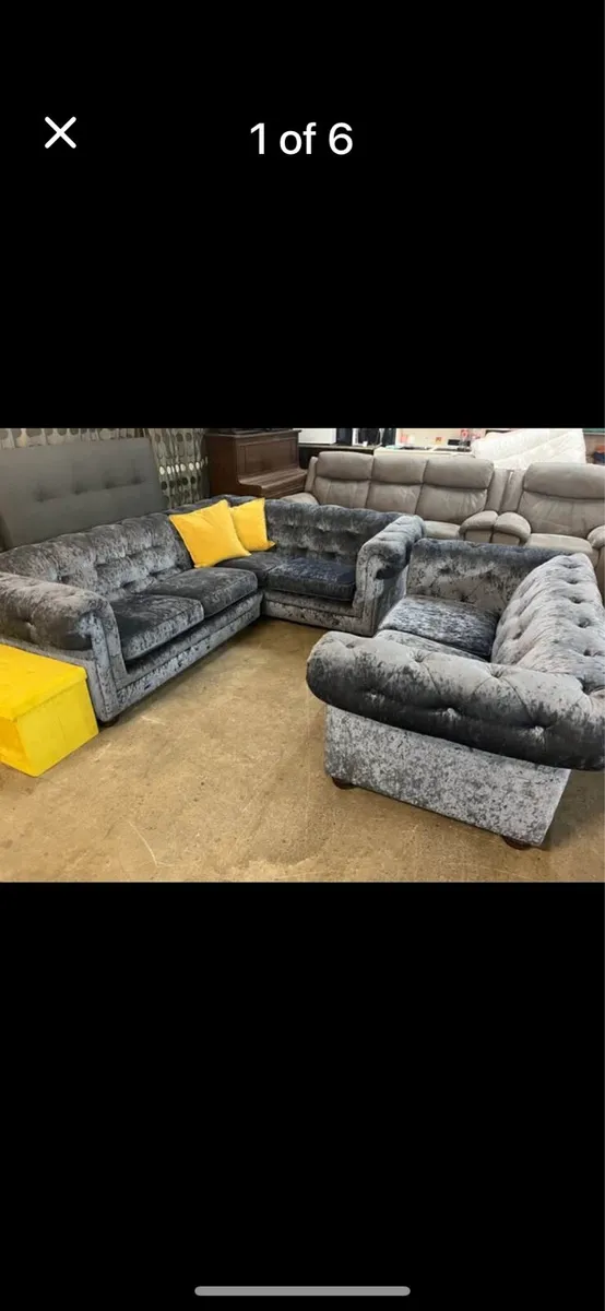 Chesterfield sofa set - Image 1