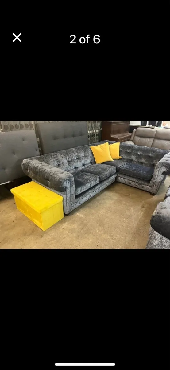 Chesterfield sofa set - Image 2
