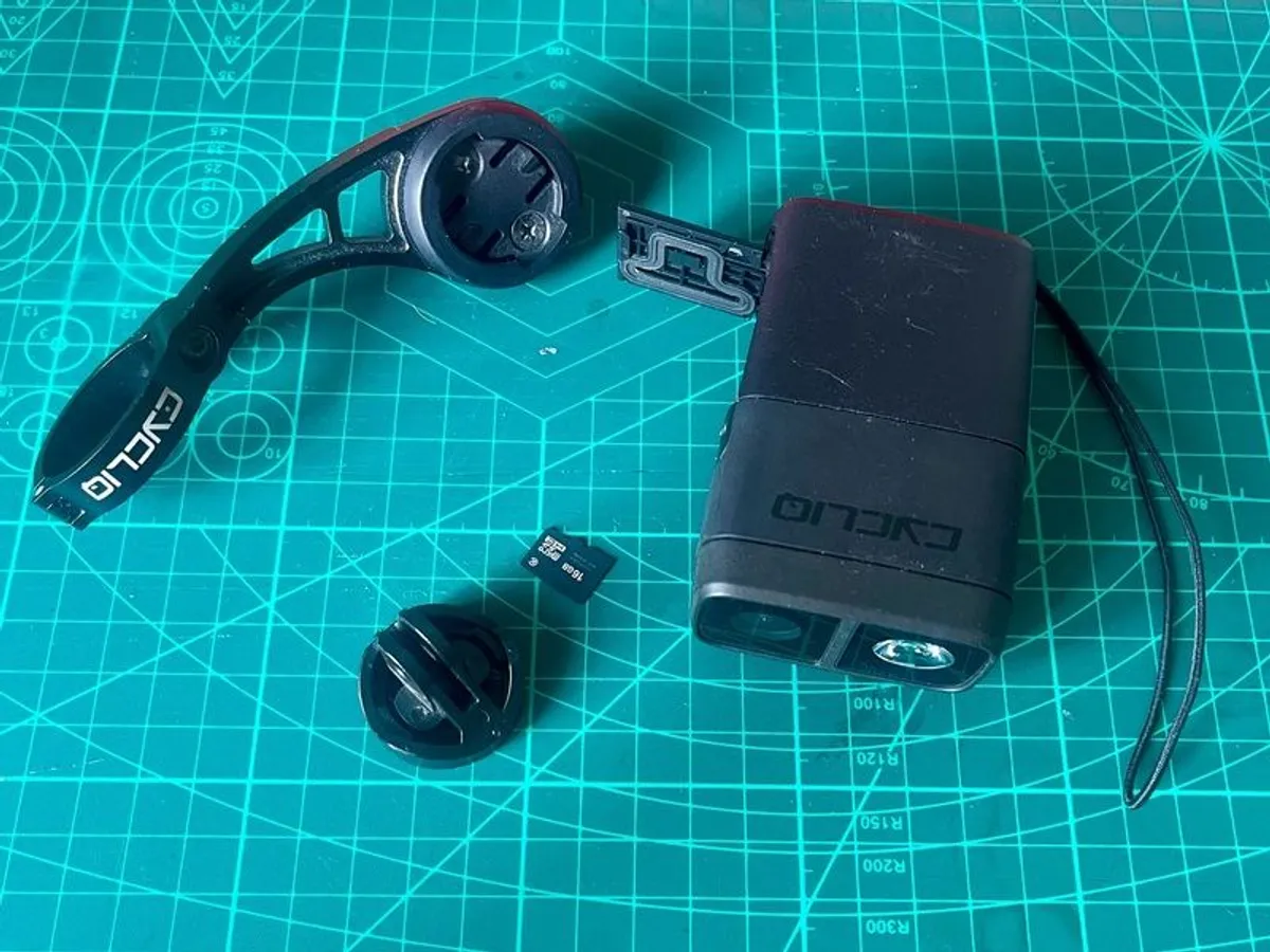 Cycliq Fly12 1080p camera and light - Image 1