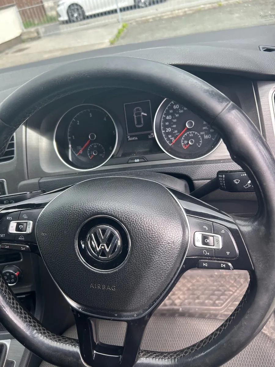 Volkswagen Golf 2013 - Image 2