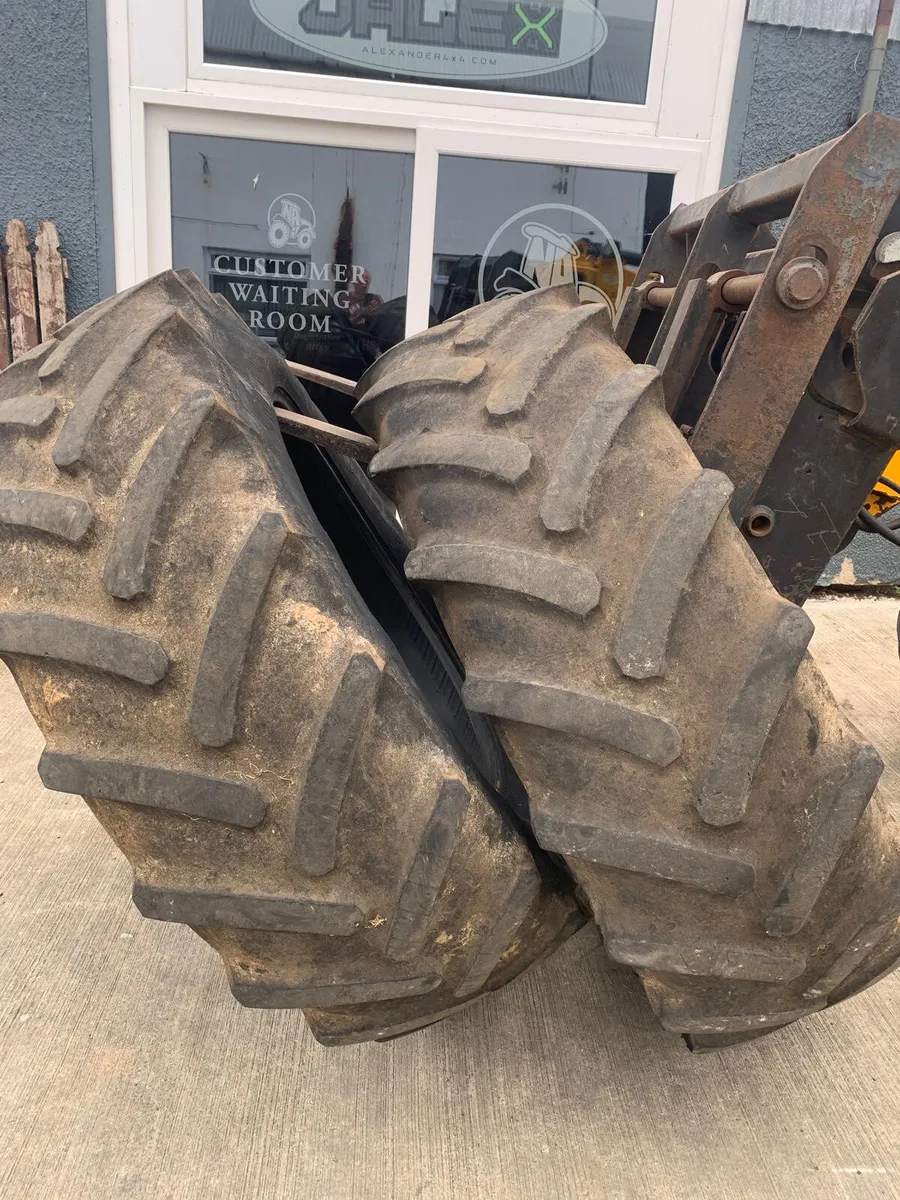 Tractor Tyres 520-70-38 20% - Image 1