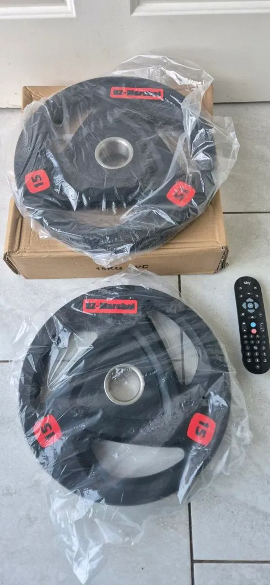 Brand new 2x15 kilo Olympic tri grip weight plates - Image 4