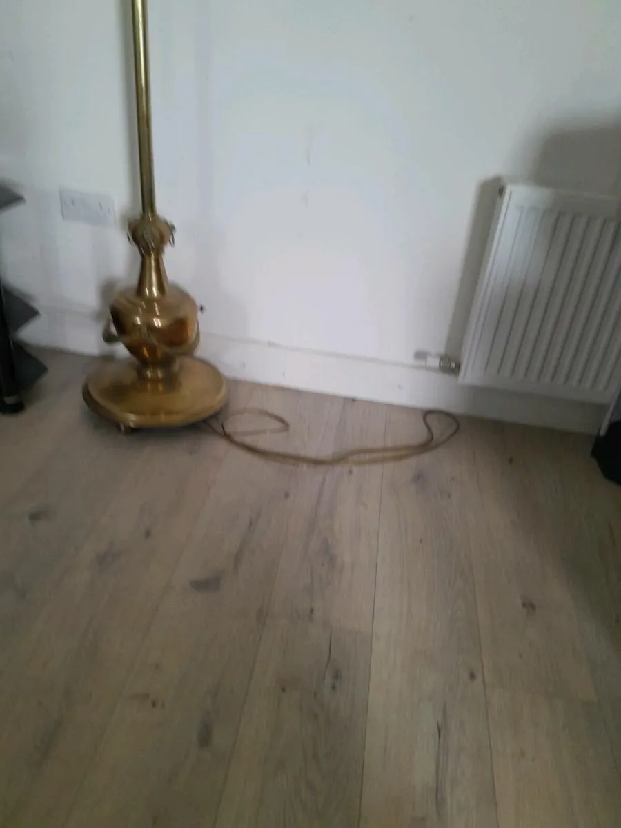 Old brass lamp - Image 1
