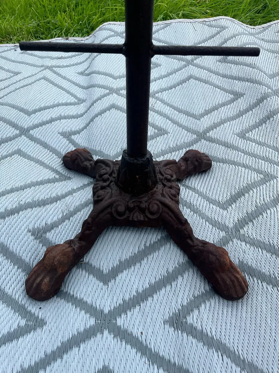 Cast iron stools - Image 3