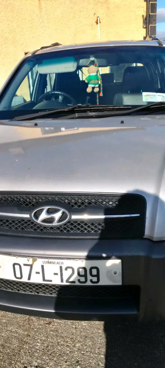 Automatic 07 Hyundai Tucson for repair - Image 4