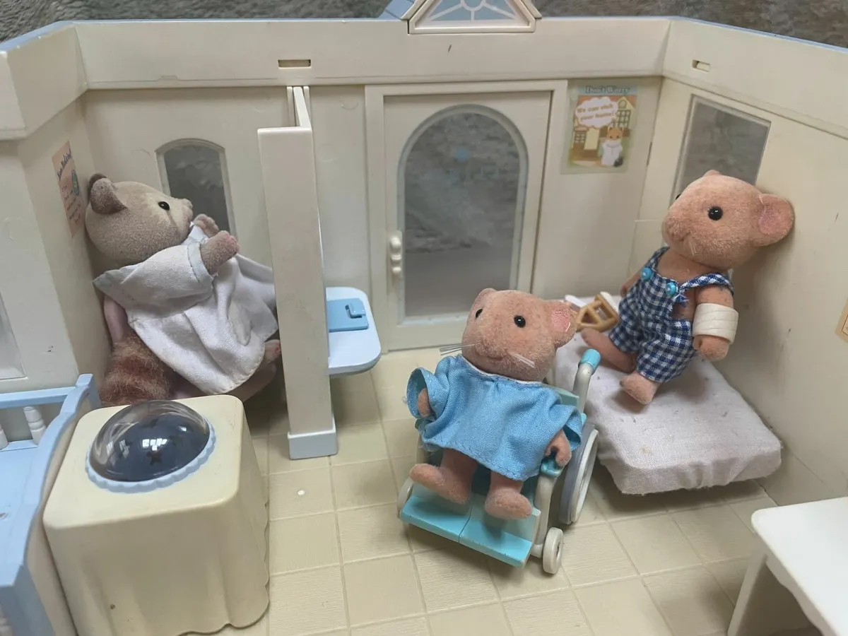 Sylvanian Families - General Hospital wing - Image 2