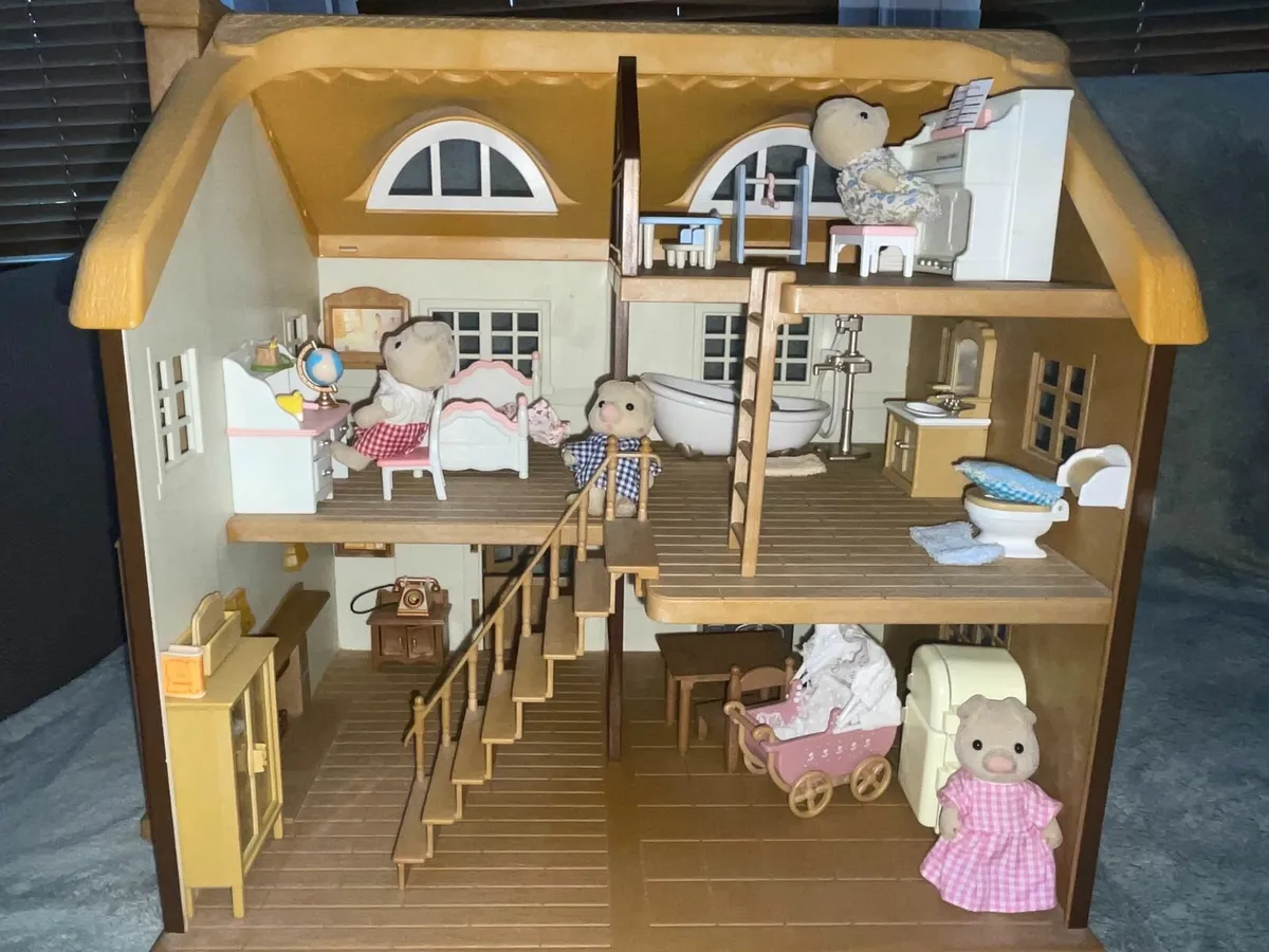 Sylvanian Families - Highfield Farm house - Image 1