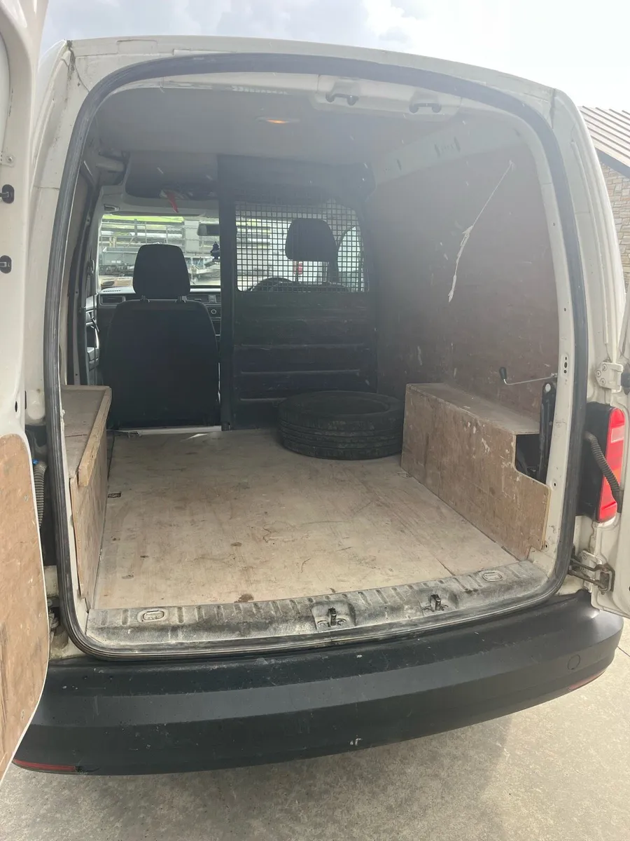 Volkswagen caddy - Image 4