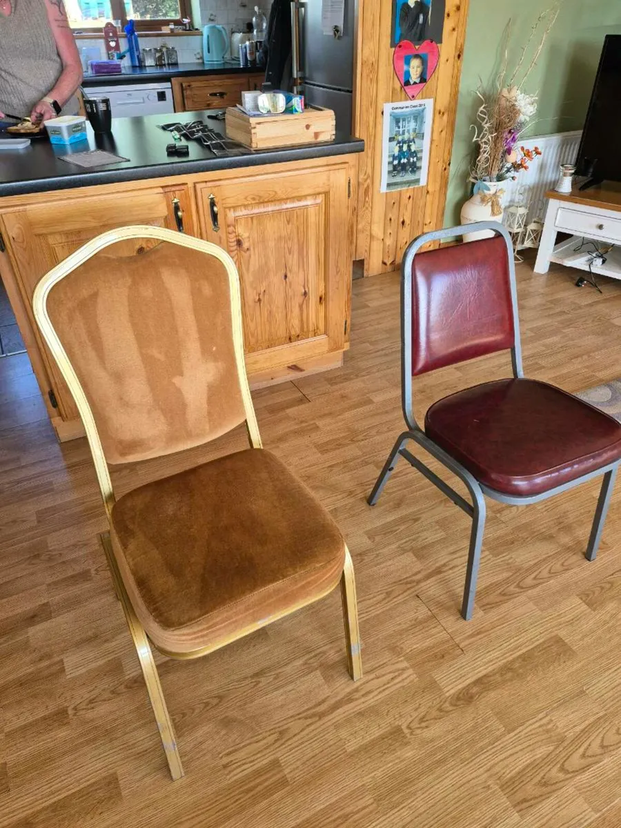 Banquet chairs & catering tables - Image 1