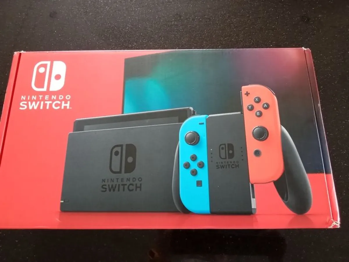 Nintendo Switch Perfect condition plus accessories - Image 1