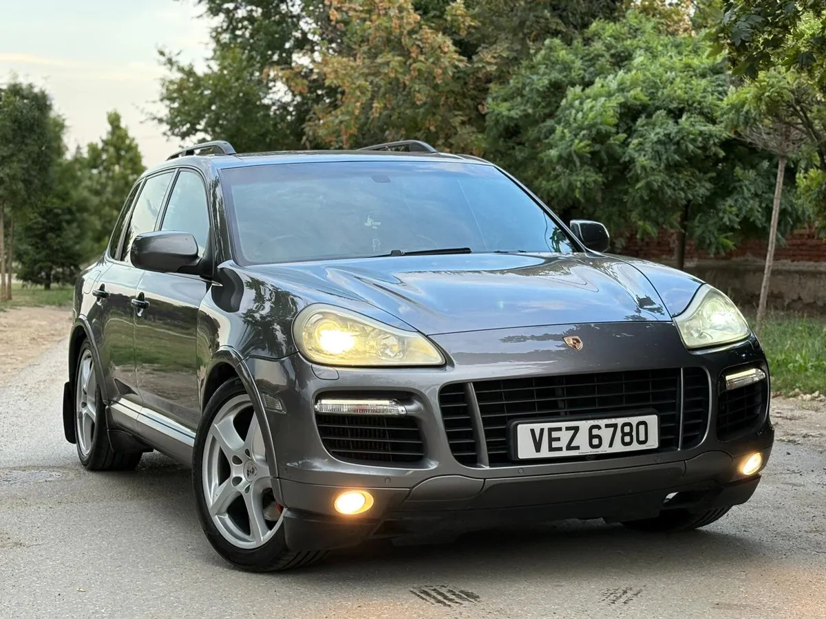 Porsche Cayenne 4.8 Turbo - Image 2