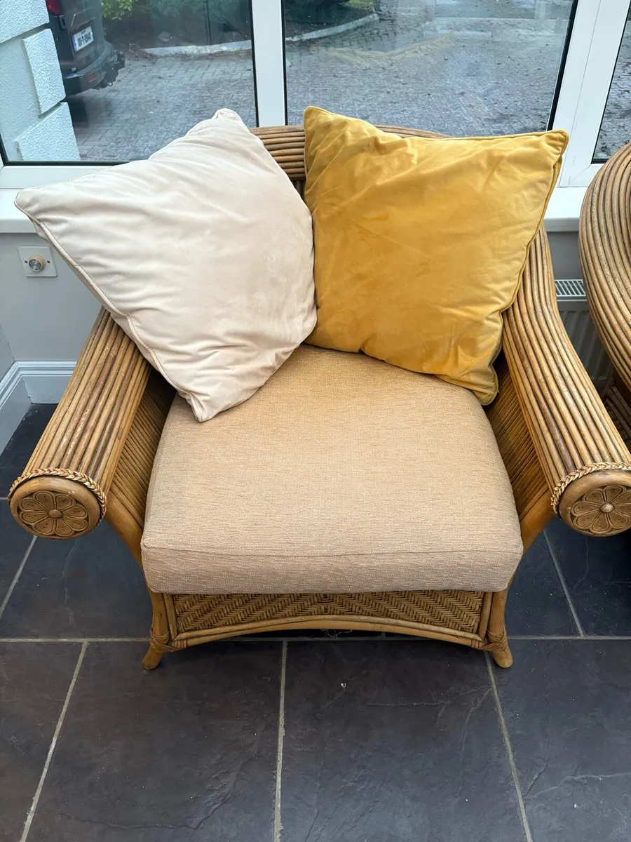 Full Set- 1x Two-seater sofa, 2x Armchairs & Table - Image 3