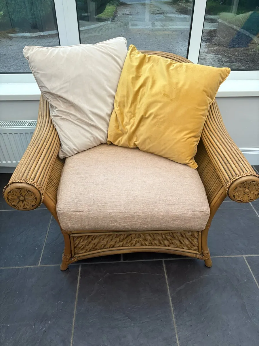 Full Set- 1x Two-seater sofa, 2x Armchairs & Table - Image 4