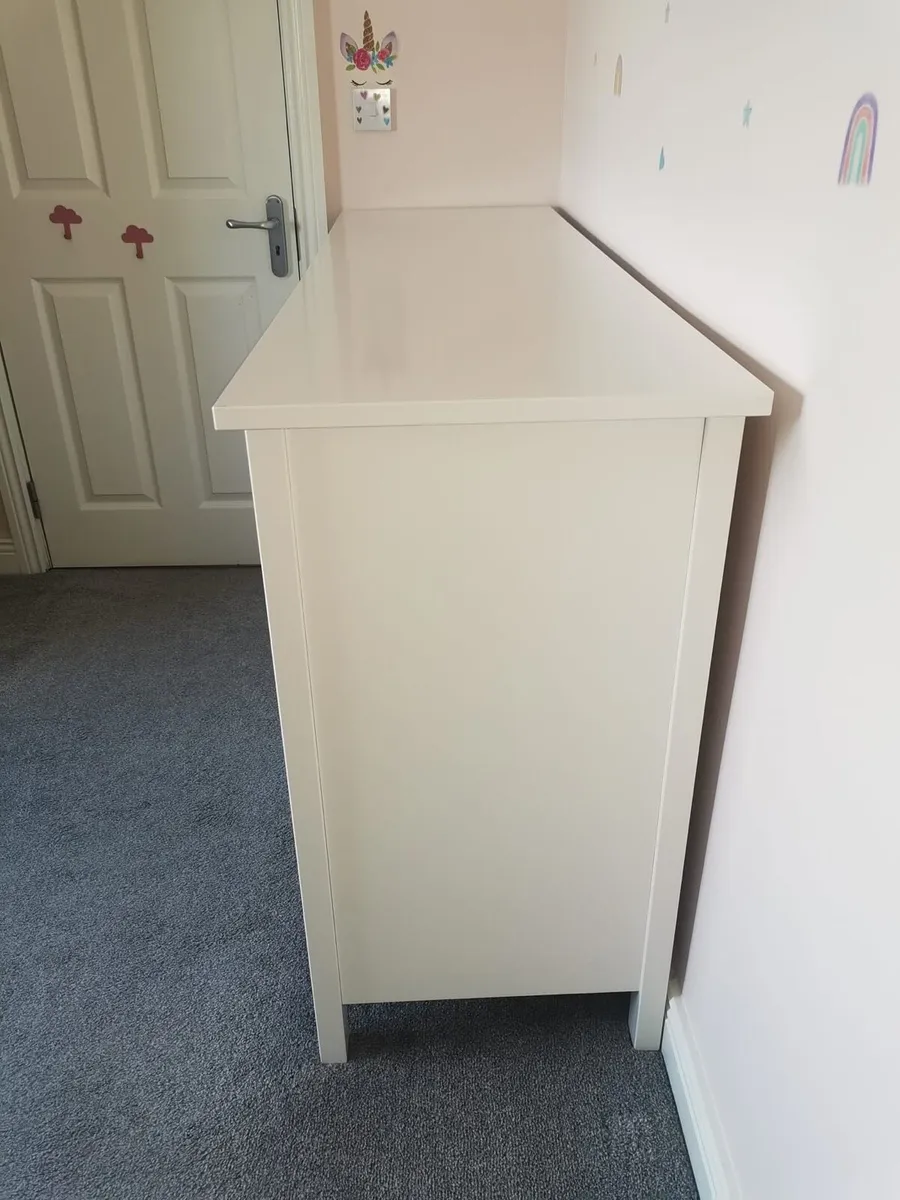HEMNES Chest of 8 drawers - Image 2