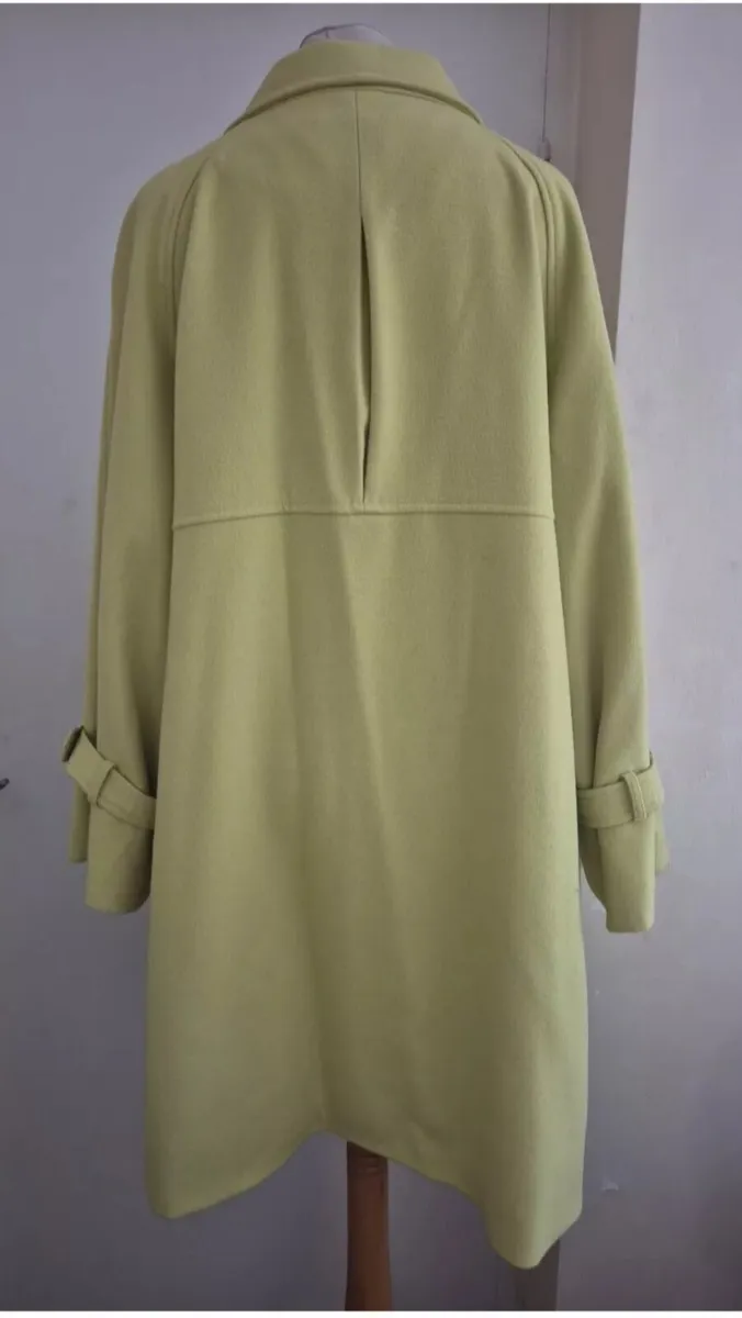 Ladies coat clearout sz 22/24 - Image 3