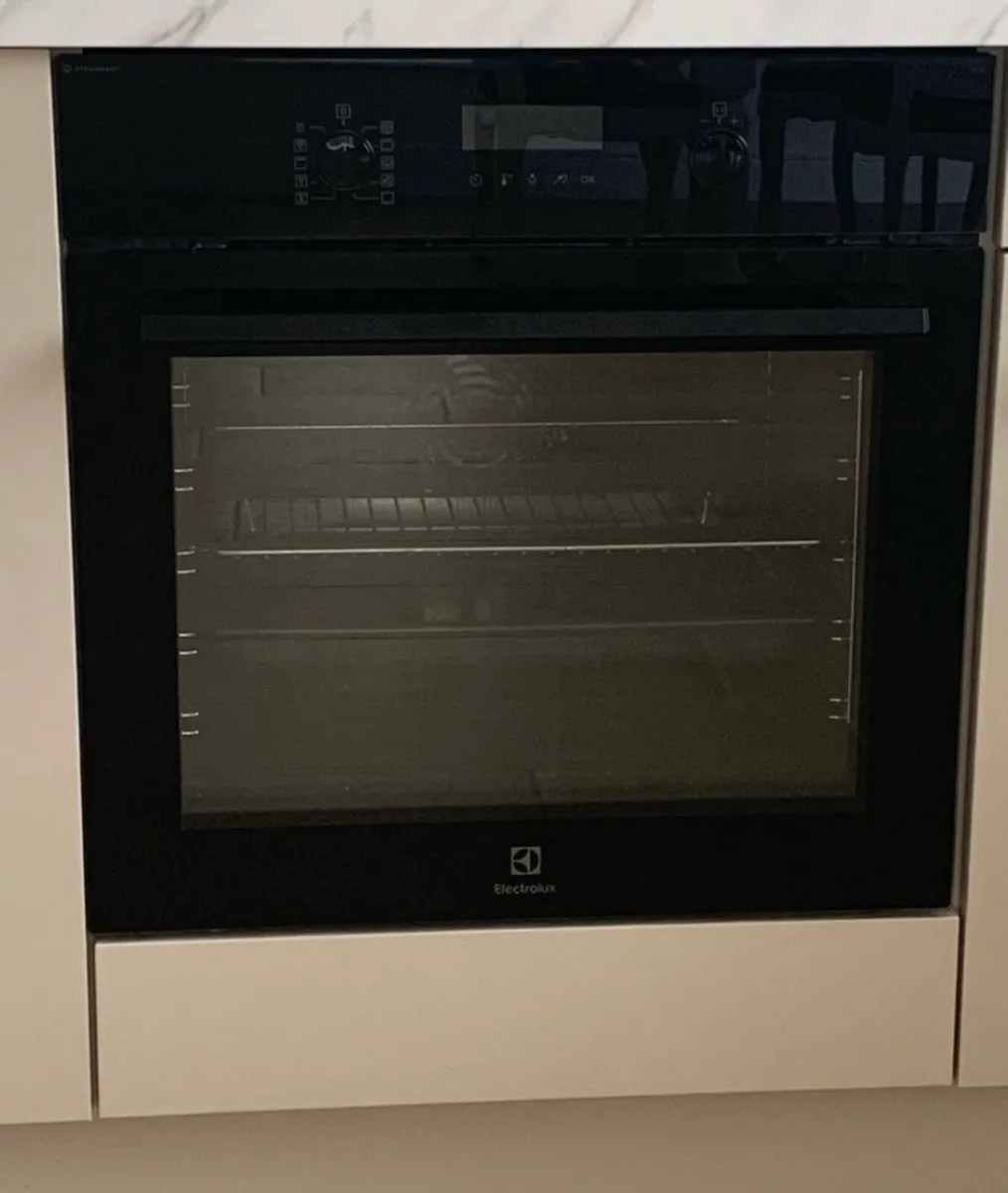 Electrolux built in oven - Image 1