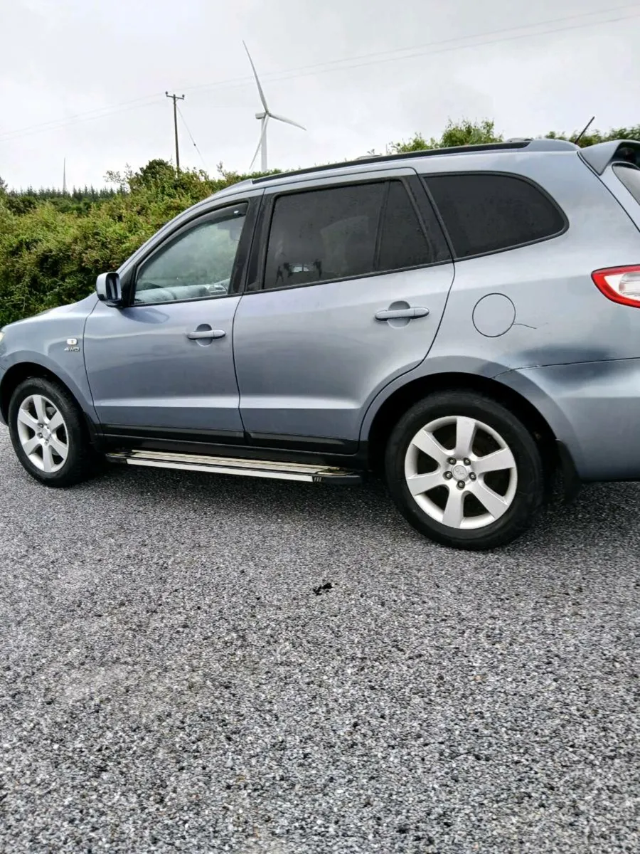 Hyundai Santa Fe 4x4 automatic - Image 4