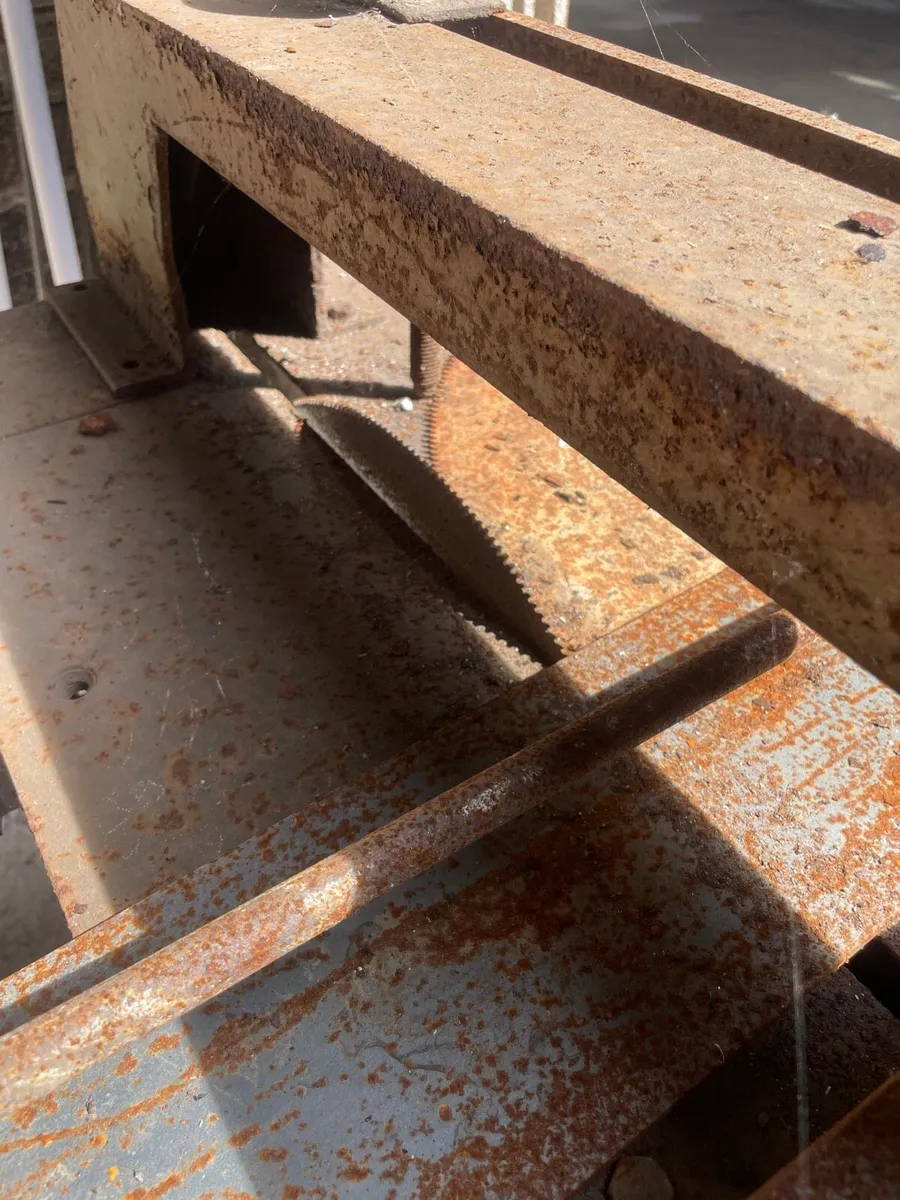 Moffett friction saw - Image 3