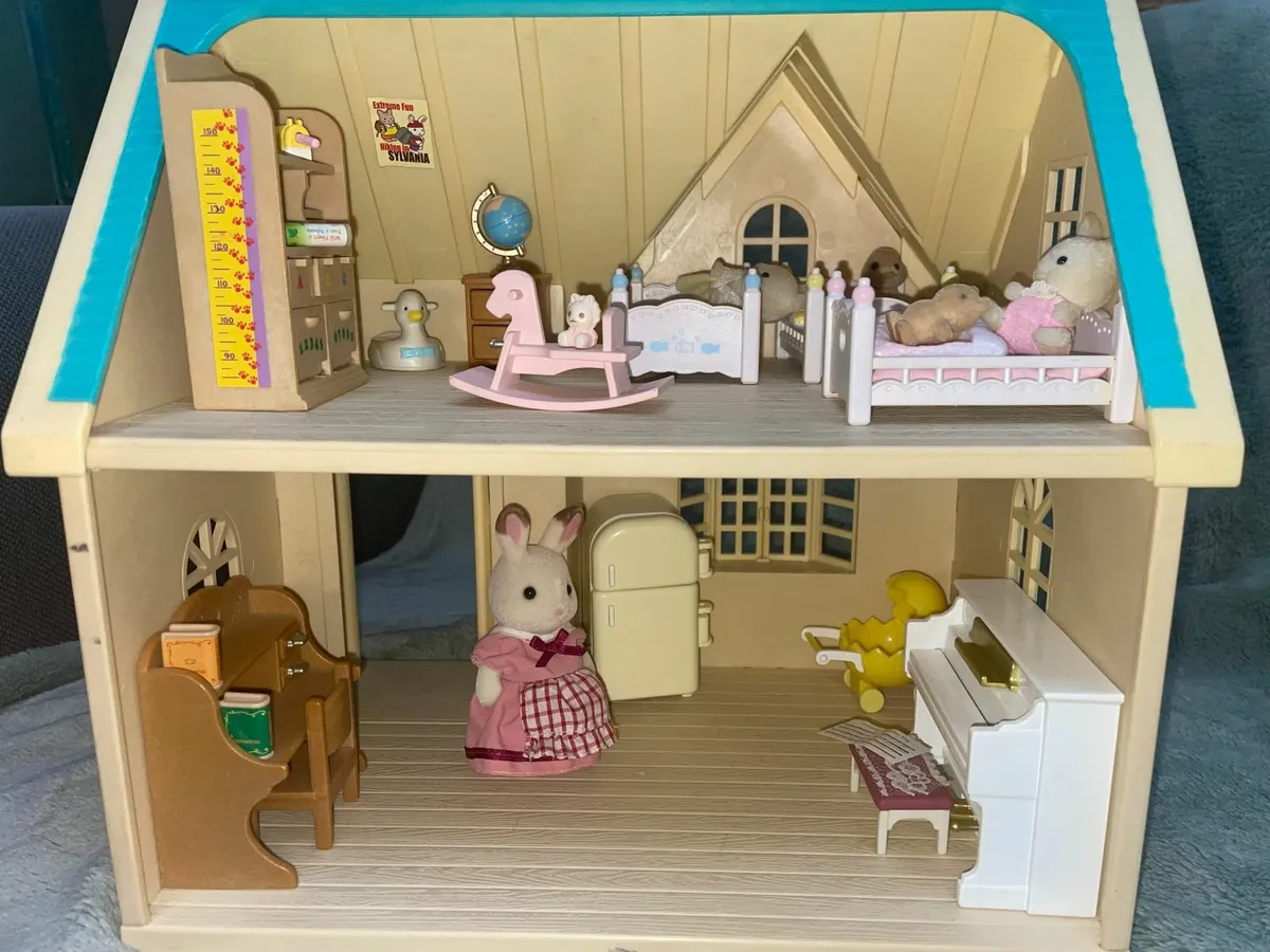 Sylvanian Families - Applewood Cottage - Image 1