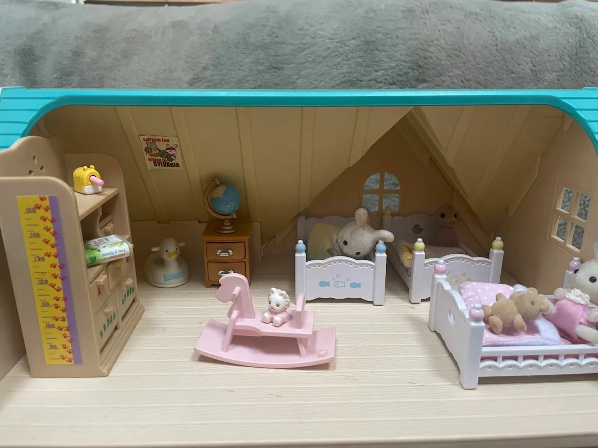 Sylvanian Families - Applewood Cottage - Image 4
