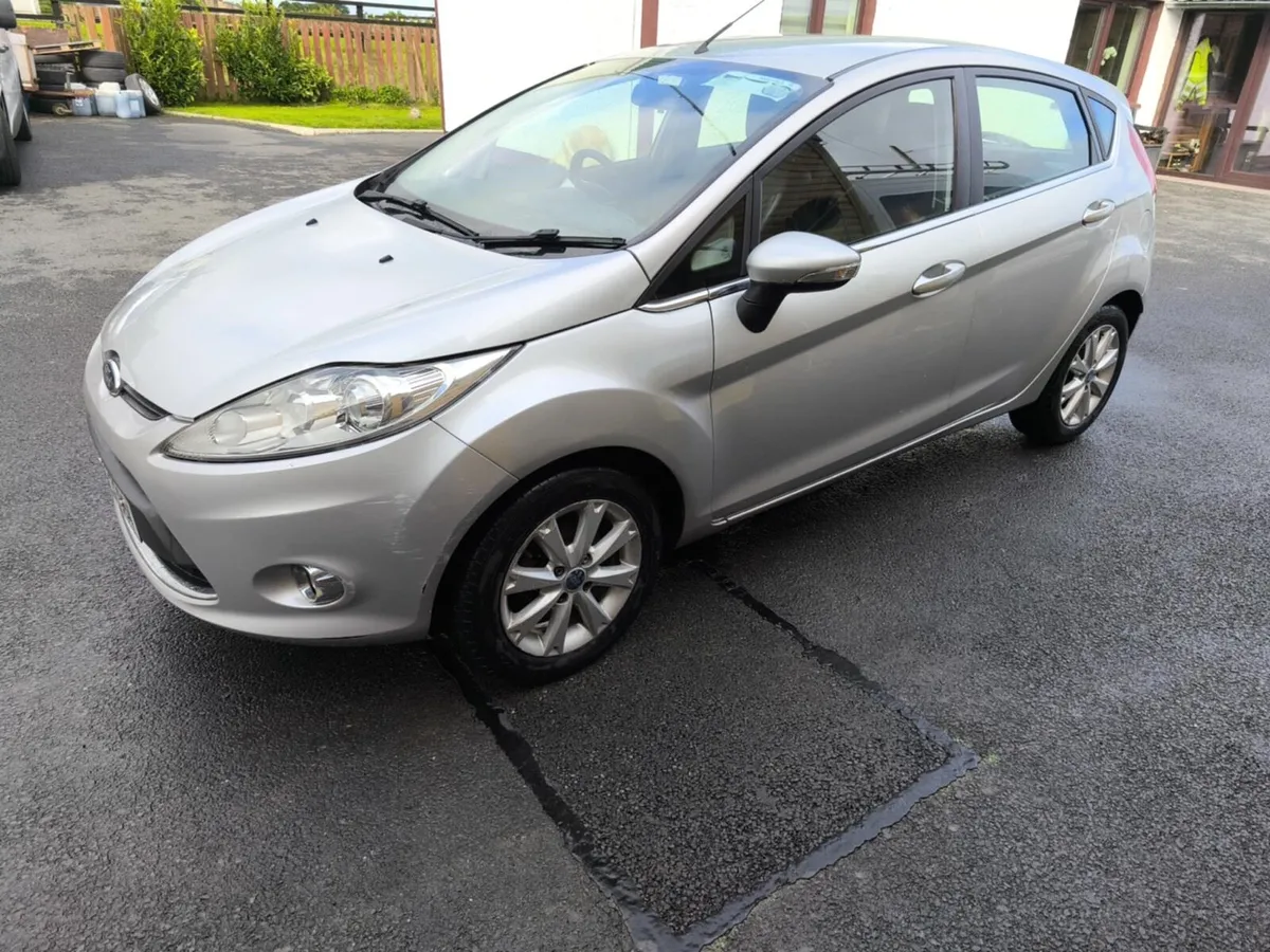 2010 Ford Fiesta-leather interior - Image 1