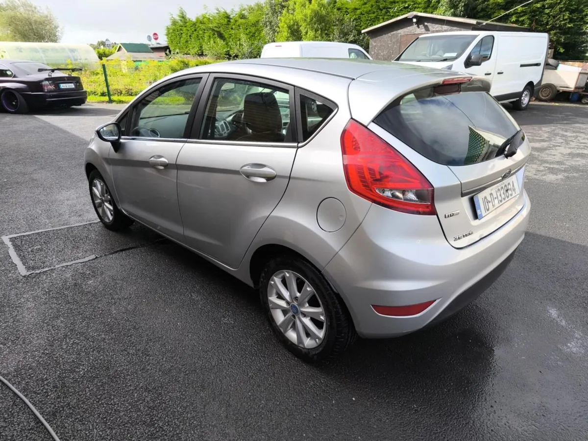2010 Ford Fiesta-leather interior - Image 3