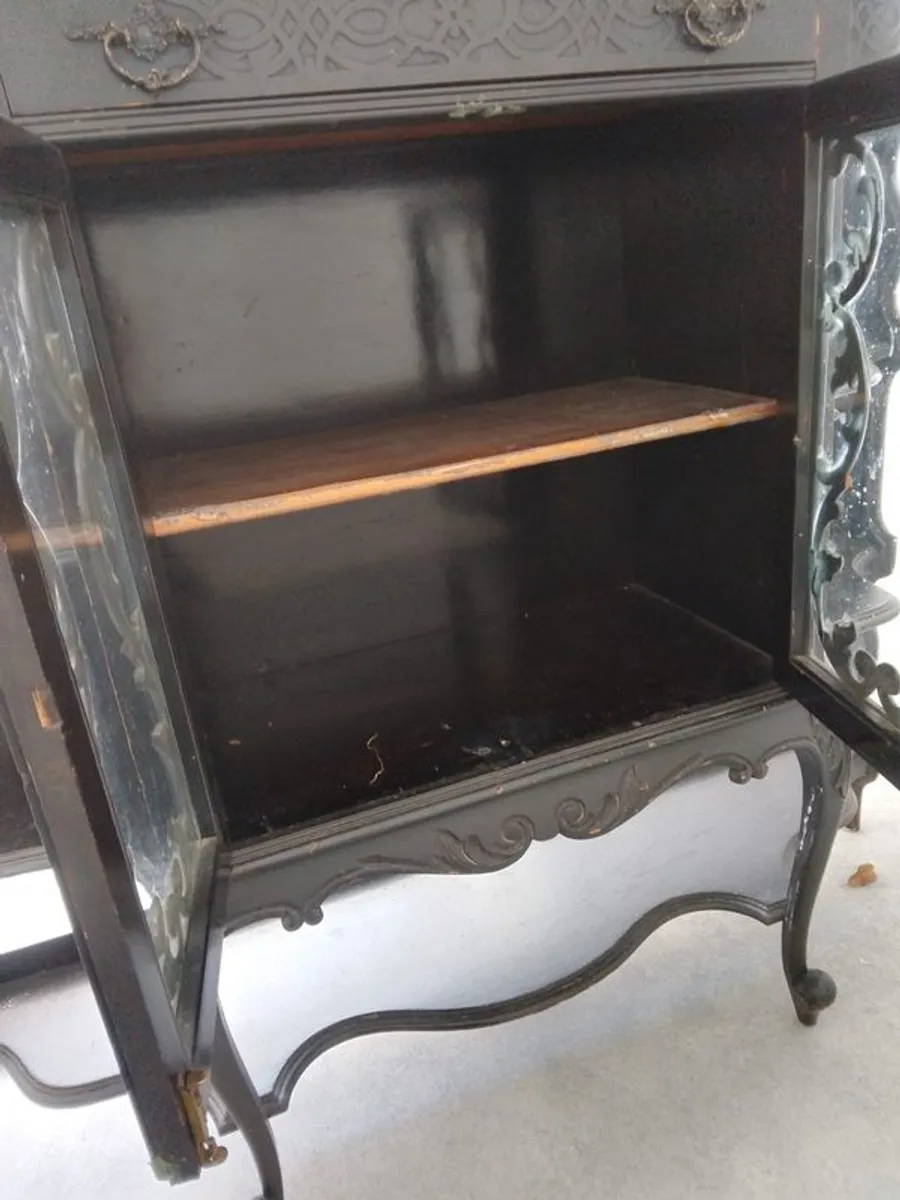 Hallstand - Image 2