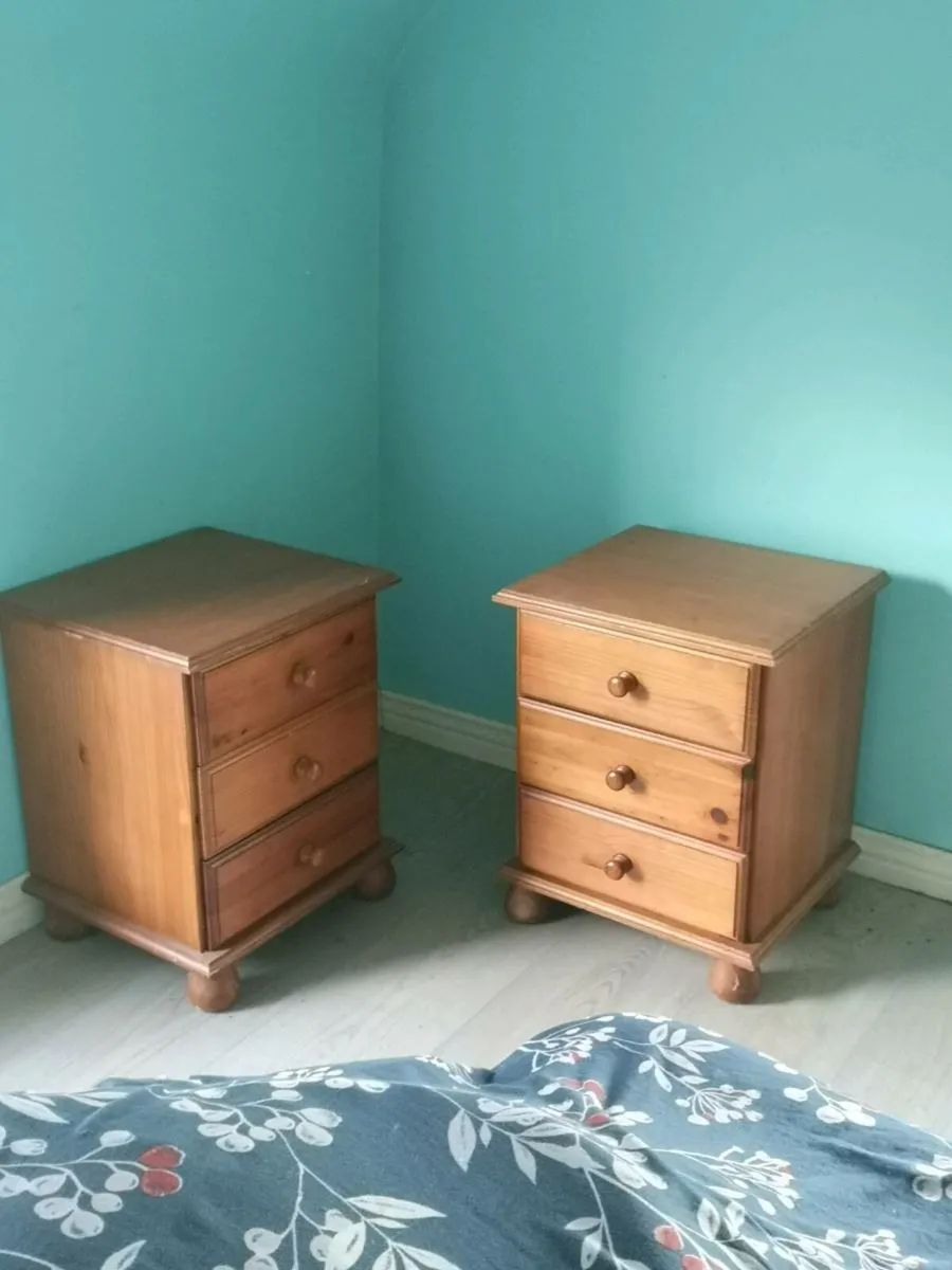 Pair of Bedside Lockers - Image 1