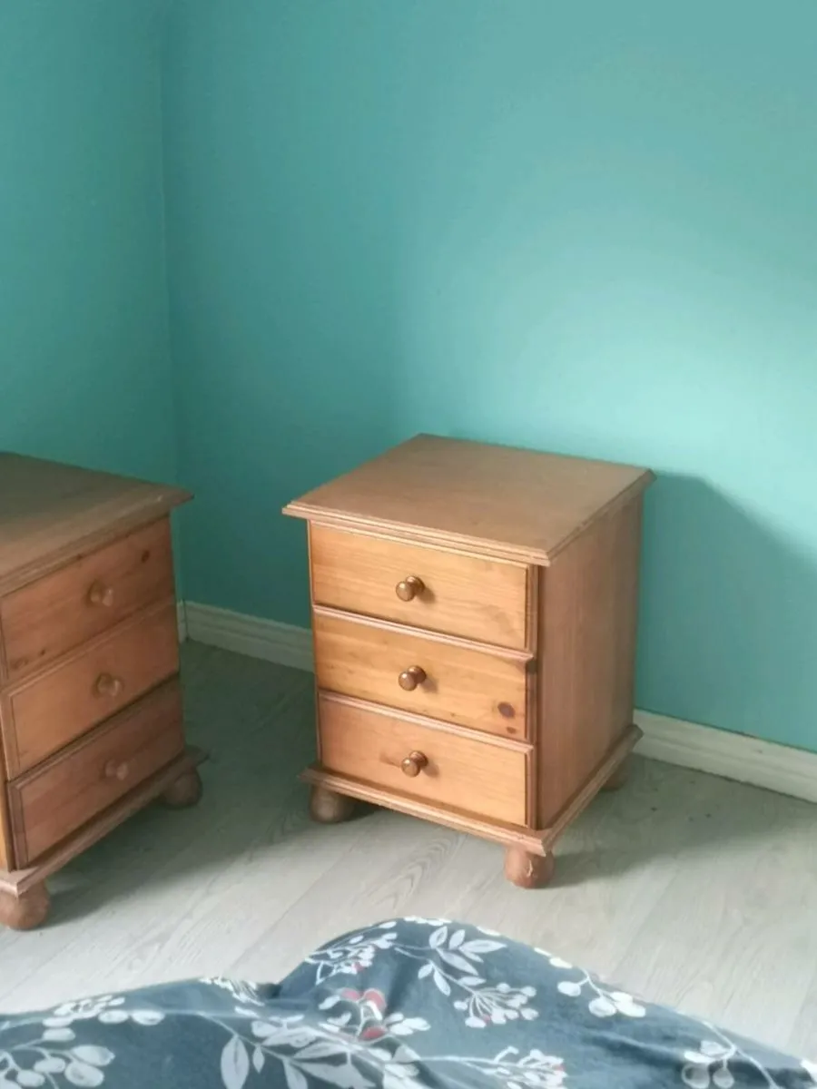 Pair of Bedside Lockers - Image 2