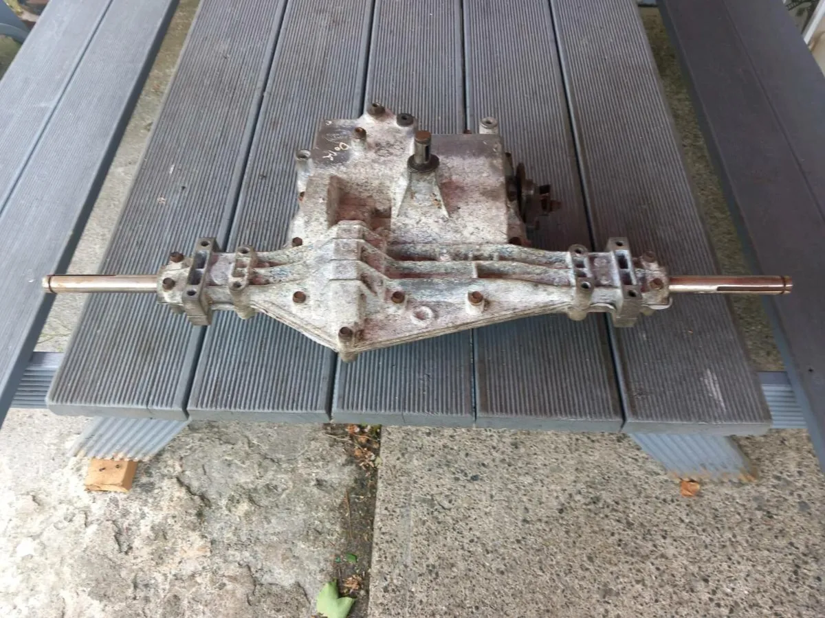 Husqvarna/peerless manual gearbox for sale - Image 3