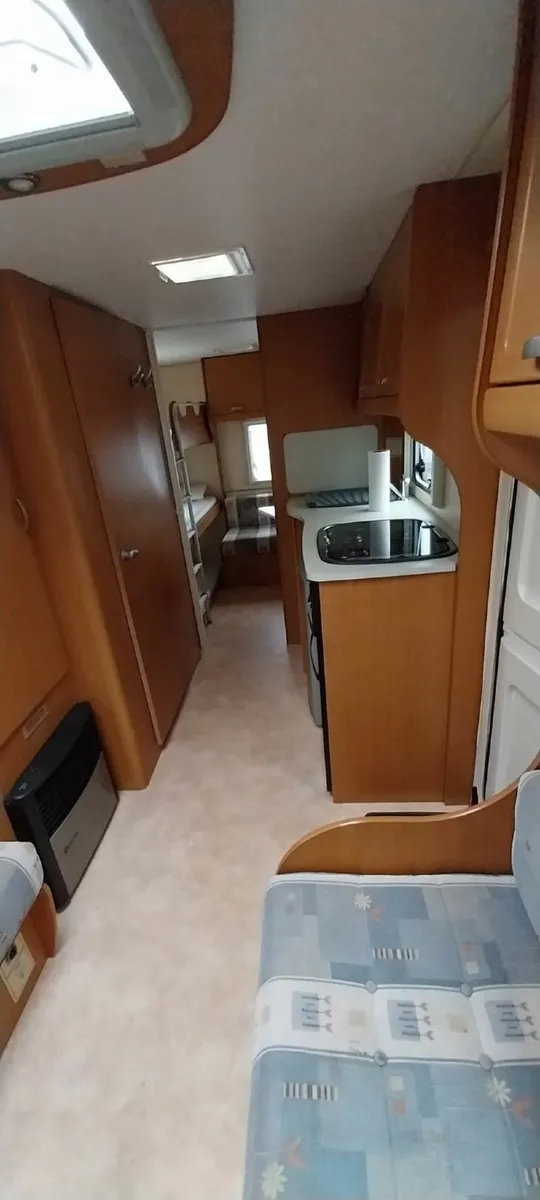 BAILEY RANGER 6 BERTH CARAVAN WITH AWNING - Image 2
