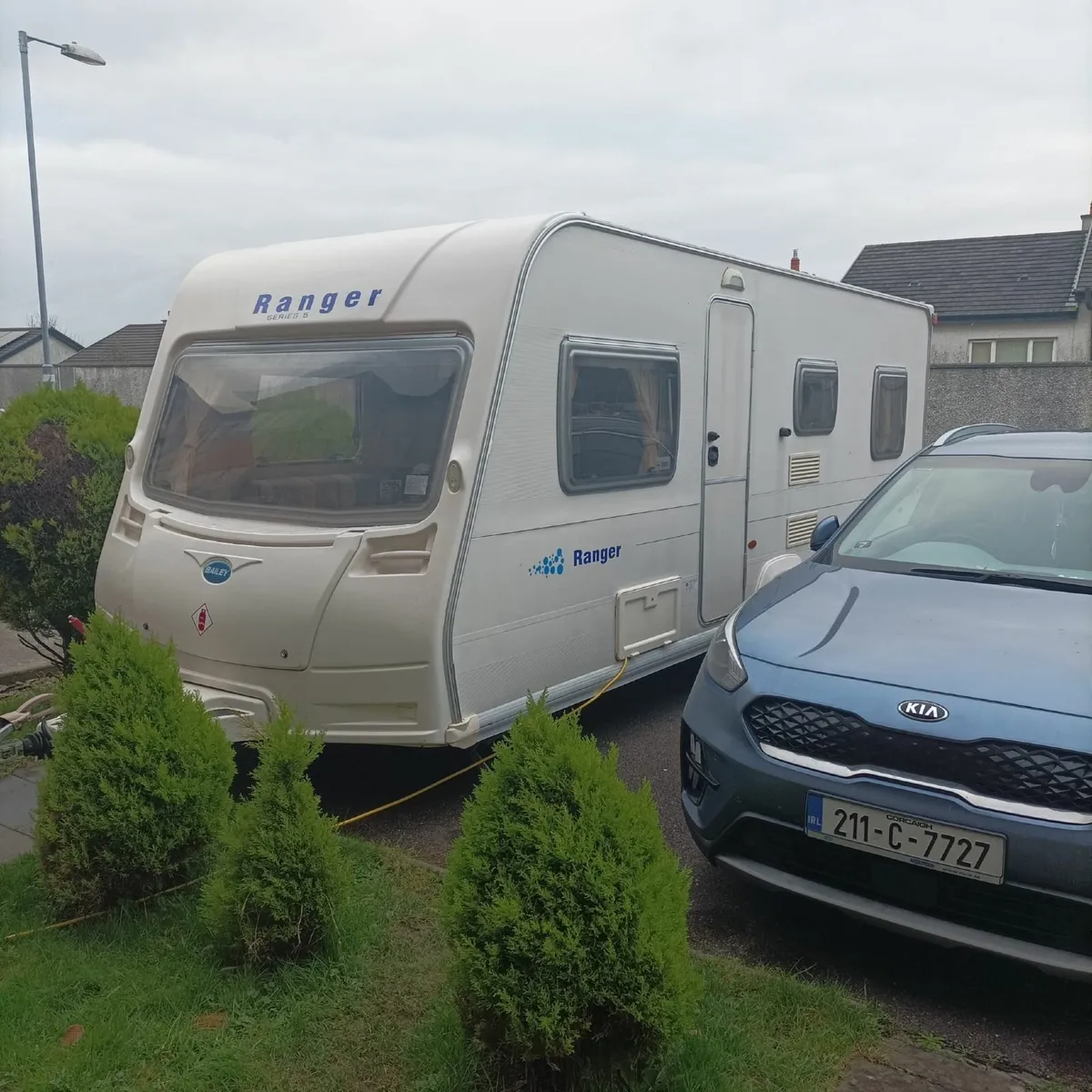 BAILEY RANGER 6 BERTH CARAVAN WITH AWNING - Image 3