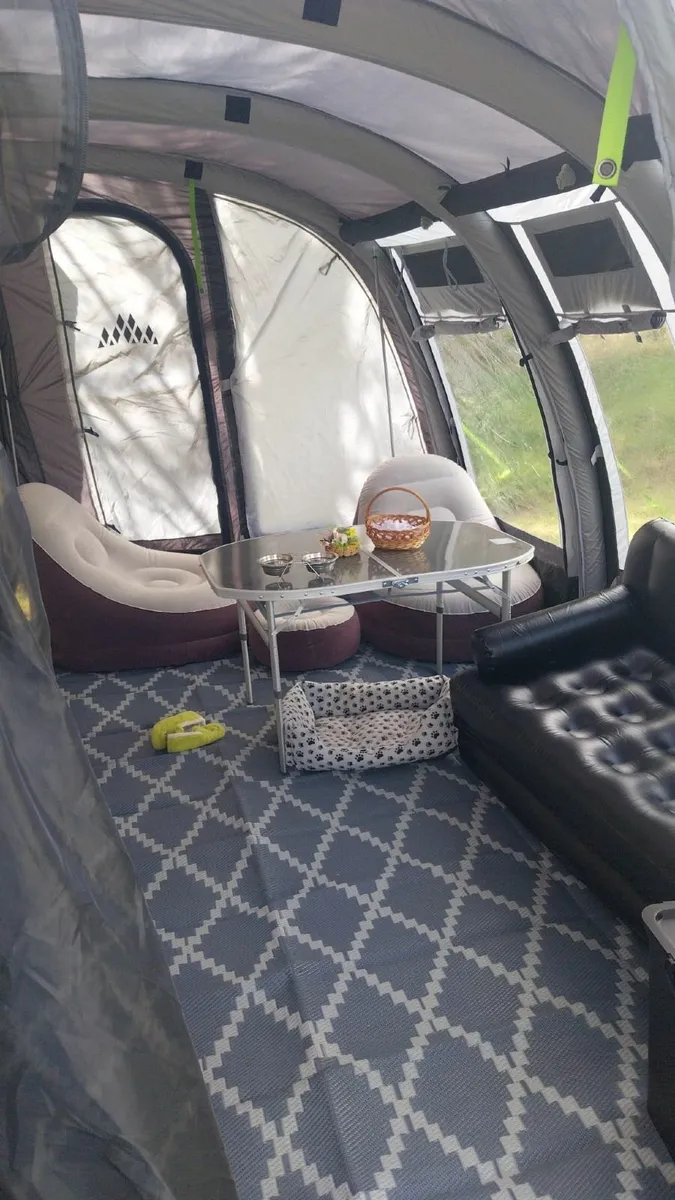 BAILEY RANGER 6 BERTH CARAVAN WITH AWNING - Image 4