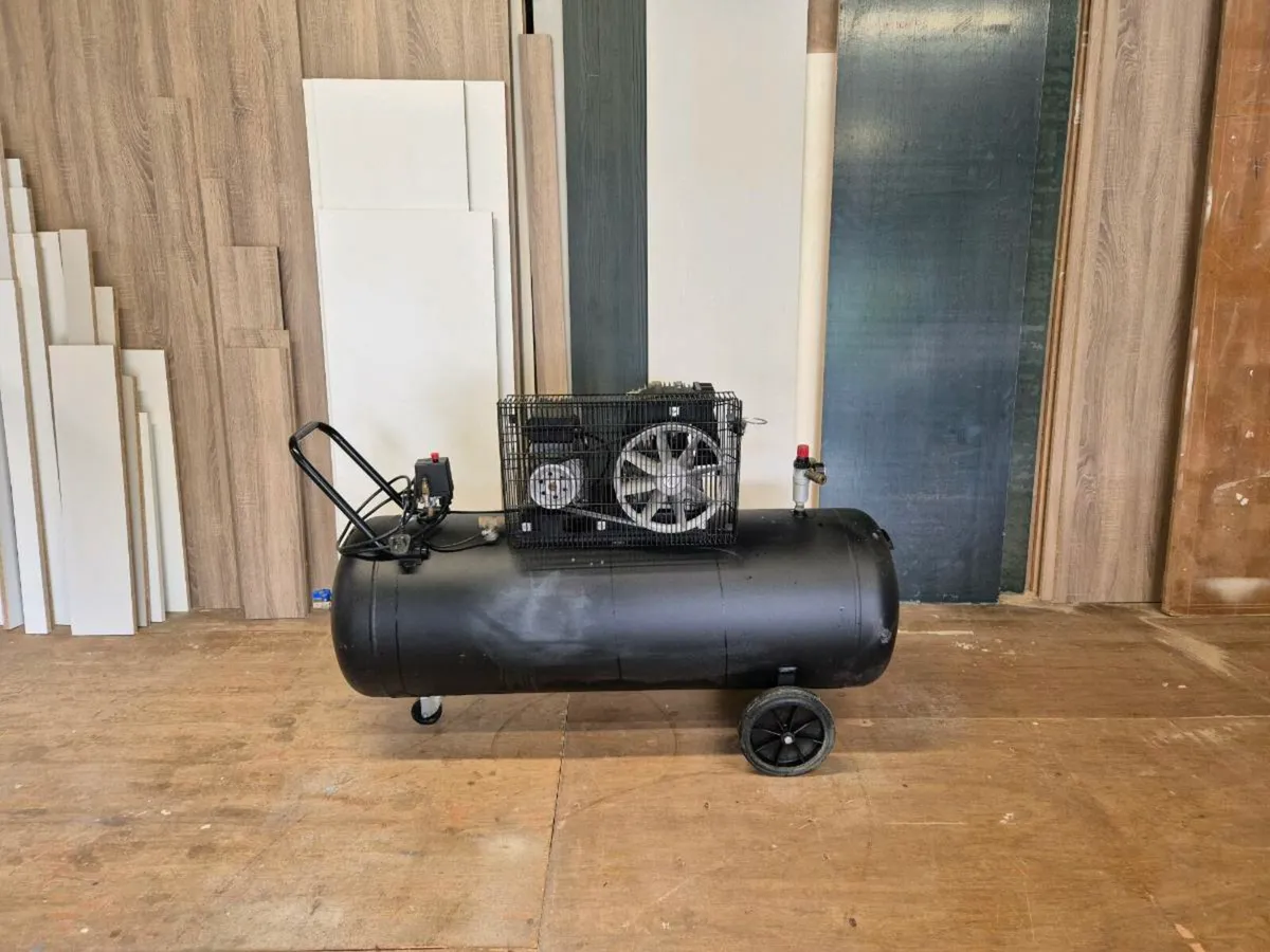 Air compressor 3hp 200L - Image 2