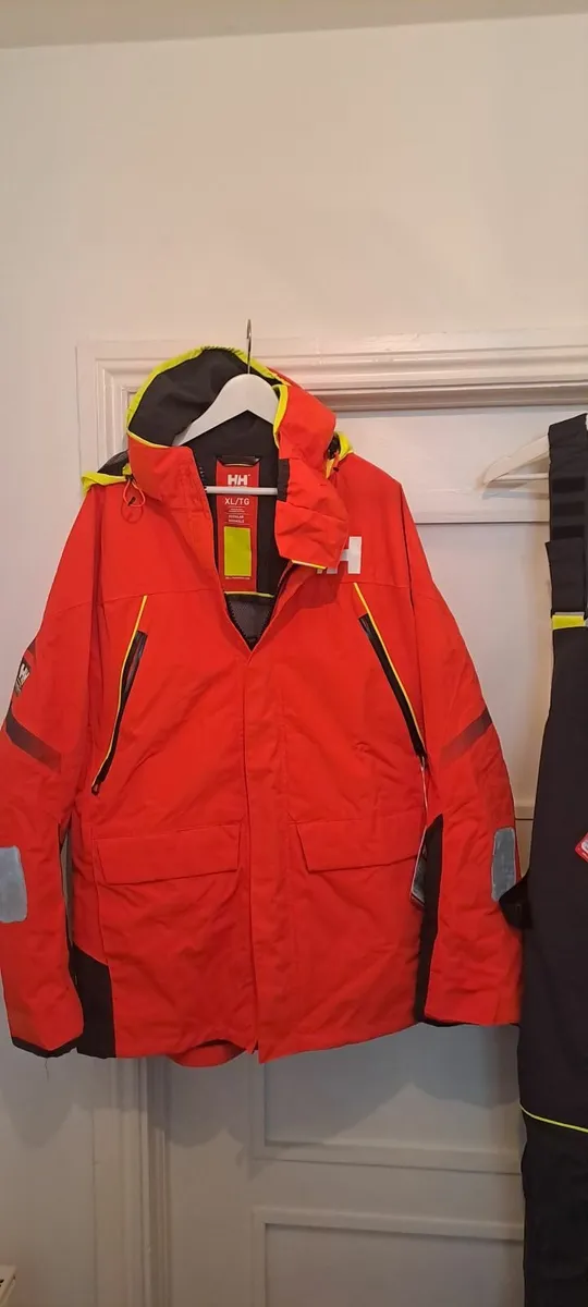 Helly Hansen Water proof Jacket & Trousers with 30 - Image 4