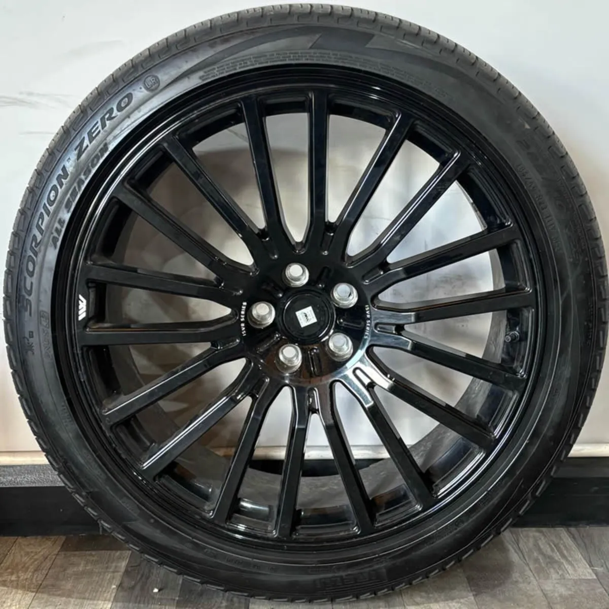 23" Ispiri ISVR1 Alloys & Tyres for Range Rover Sp - Image 4