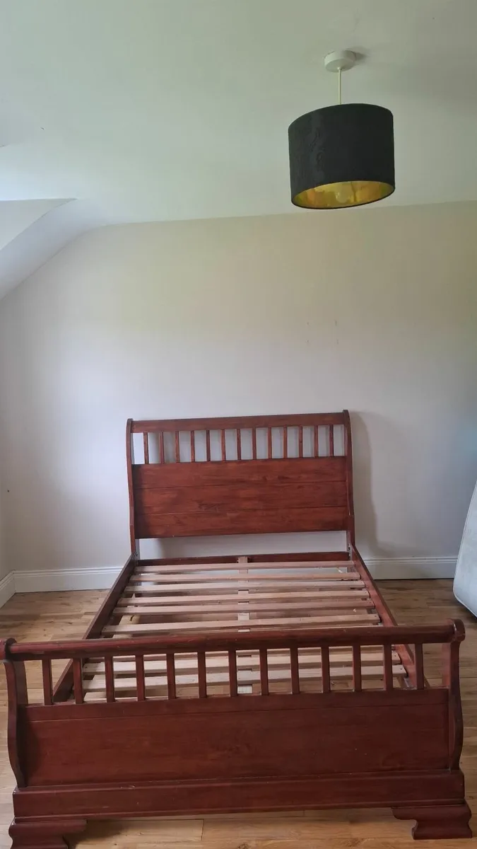 BED and CHEST OF DRAWERS - Image 1